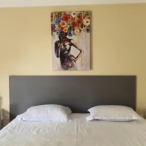 Hotel Sia, Bukareszt